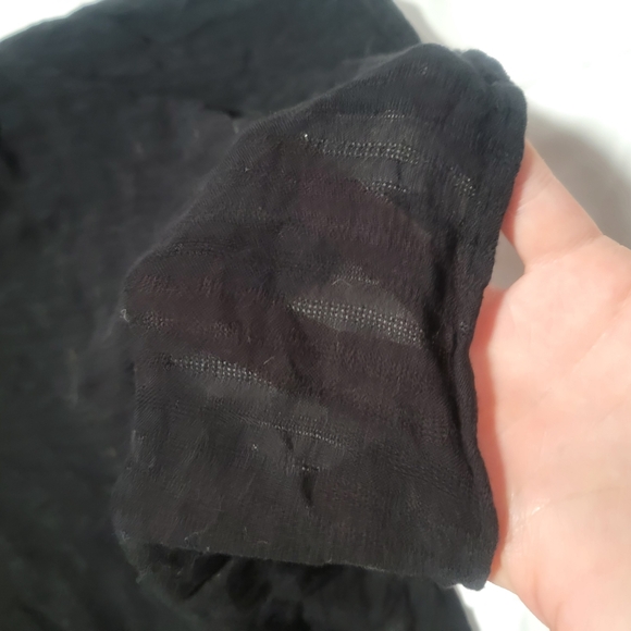 Short-Sleeve Black Tie-Front Crop Top - Picture 5 of 6